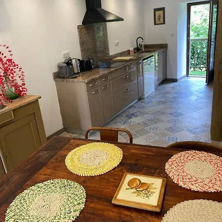 La Maison Des Anes * Monesties