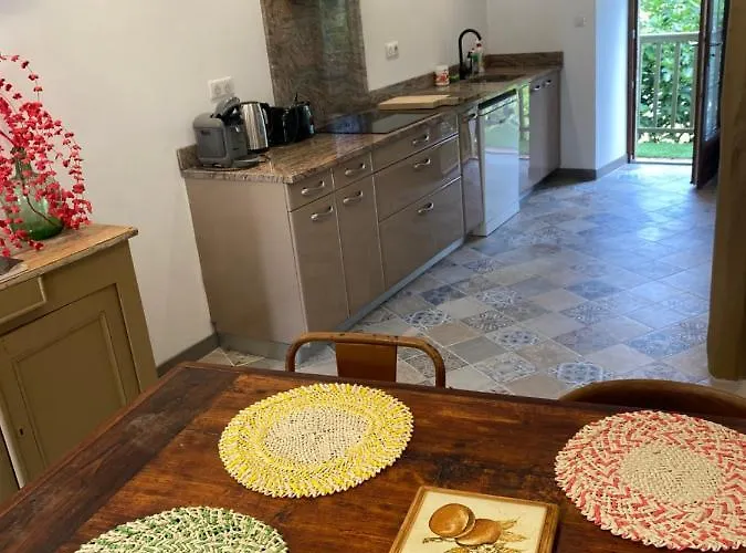 La Maison Des Anes * Monesties